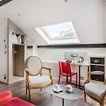 Courcelles Mederic Hotel