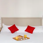 Hotel Courcelles Mederic 3*