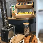 Courcelles Mederic Hotel Paris