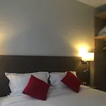 Hotel Courcelles Mederic