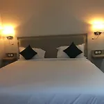 Courcelles Mederic Hotel