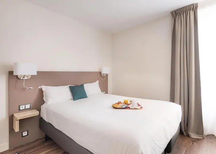 Hotel Courcelles Médéric Parigi