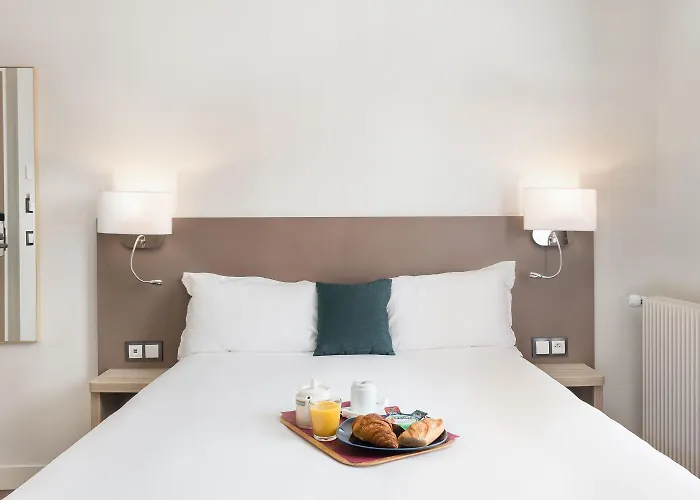 Hotel Courcelles Médéric Parigi