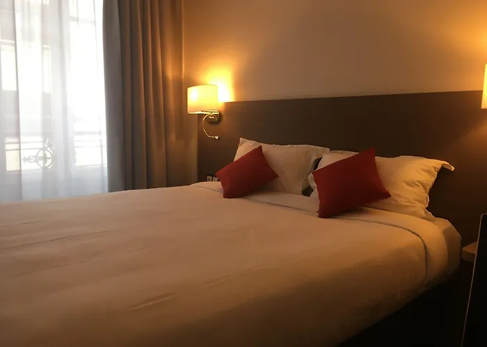 Courcelles Médéric Hotel 3*