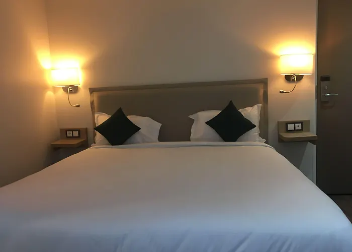 Courcelles Médéric Hotel