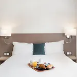 Hotel Courcelles Mederic Paris