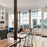 Courcelles Mederic Hotel