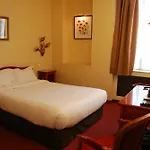Courcelles Mederic Hotel 3*