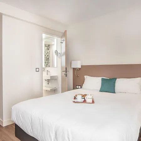Courcelles Mederic Hotell