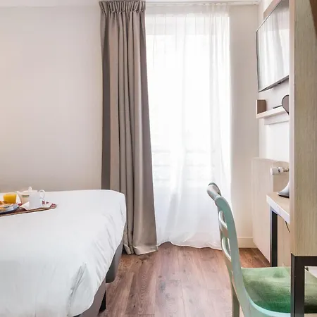 Courcelles Mederic 3* باريس