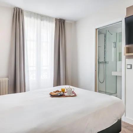 Courcelles Mederic فندق 3*