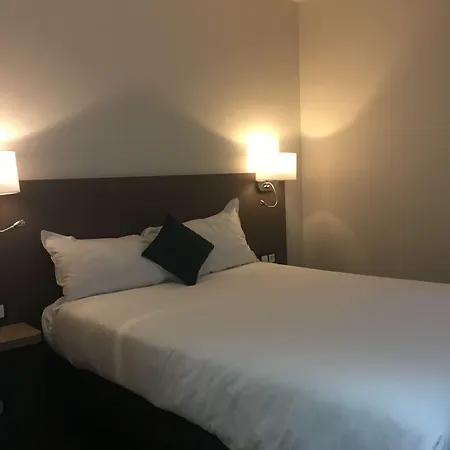 Hotell Courcelles Mederic