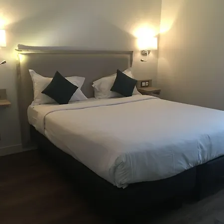 Courcelles Mederic Hotell 3*