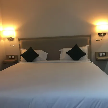 Courcelles Mederic فندق