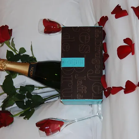 فندق Courcelles Mederic باريس