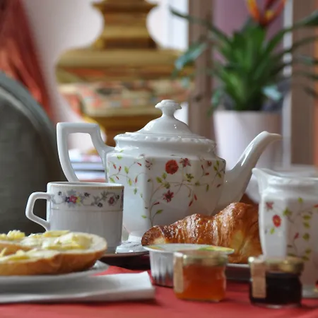 فندق Courcelles Mederic 3*