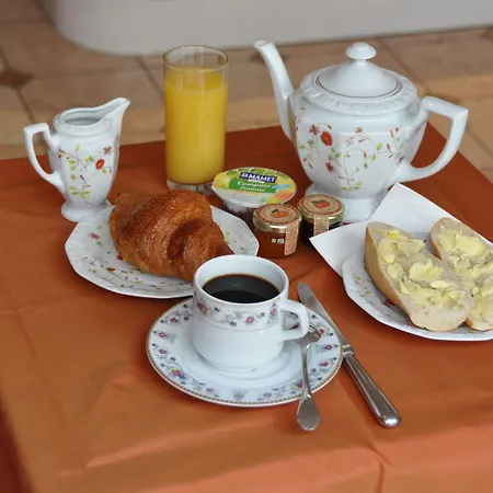 فندق Courcelles Mederic