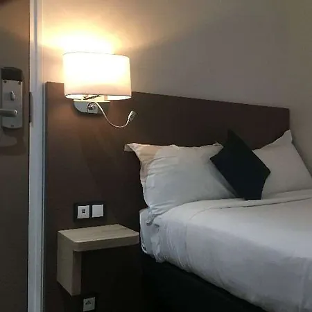 Courcelles Mederic 3*
