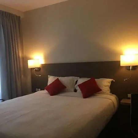 Courcelles Mederic Hotel Paris