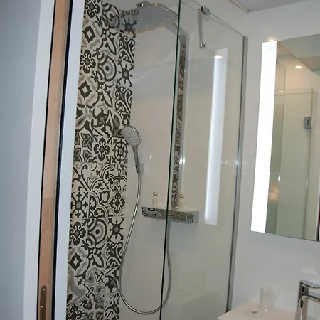 Courcelles Mederic Hotel 3*