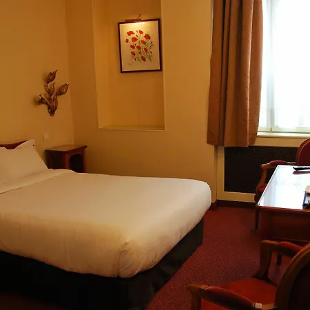 Hotel Courcelles Mederic 3*