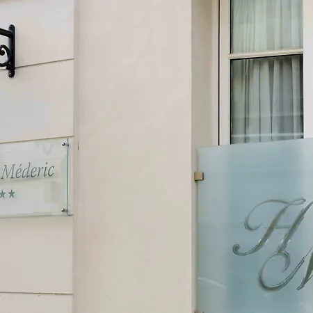 Courcelles Mederic Hotel 3*