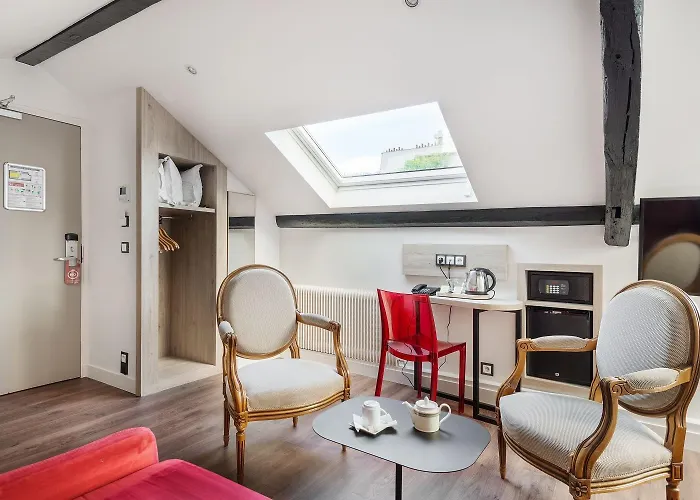 Courcelles Mederic Hotel