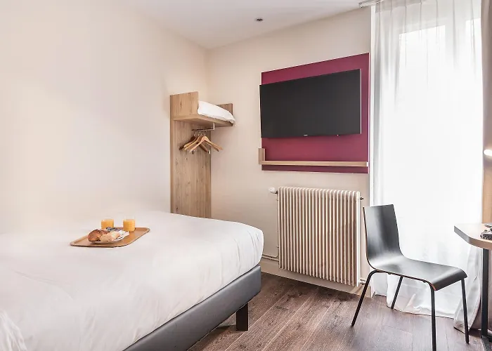 Courcelles Mederic Hotel 3*