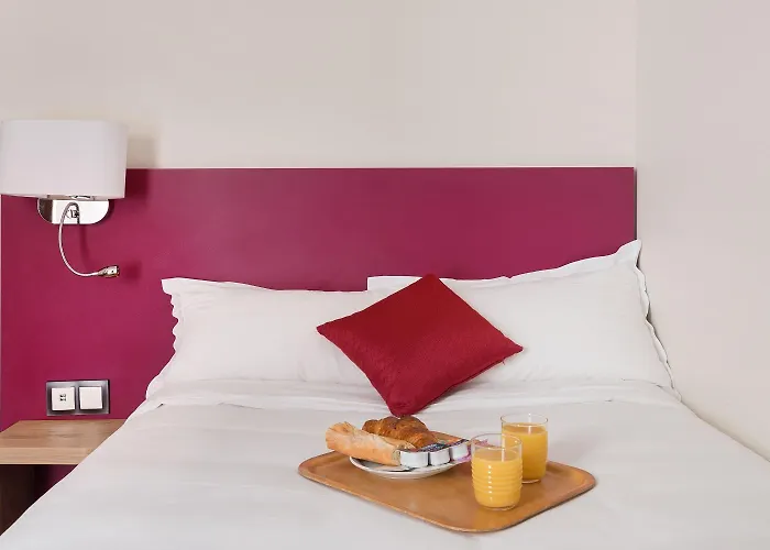 Courcelles Mederic Hotel Paris