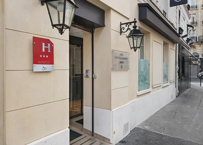 Hotel Courcelles Mederic 3*