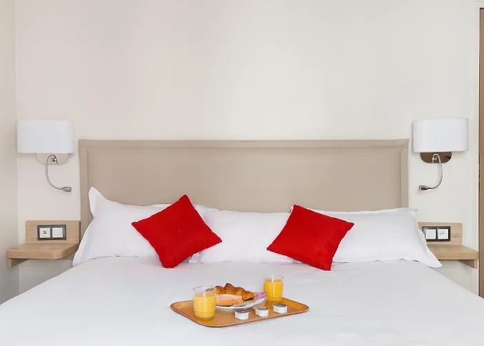 Hotel Courcelles Médéric 3*