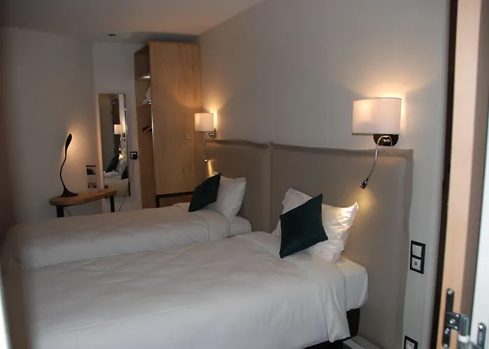 Hotel Courcelles Médéric