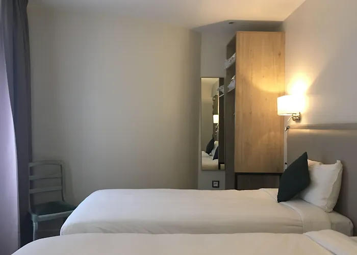 Courcelles Mederic Hotel 3*