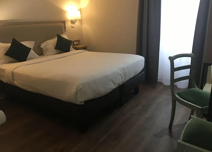 Courcelles Mederic Hotel 3*