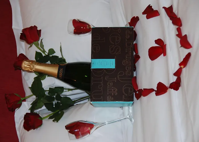 Hotel Courcelles Mederic Paris