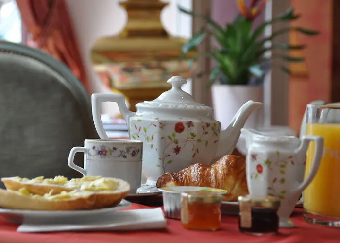 Hotel Courcelles Mederic 3*