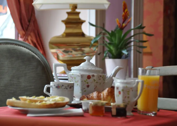 Courcelles Mederic Hotel