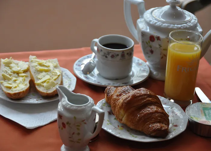 Hotel Courcelles Mederic Paris