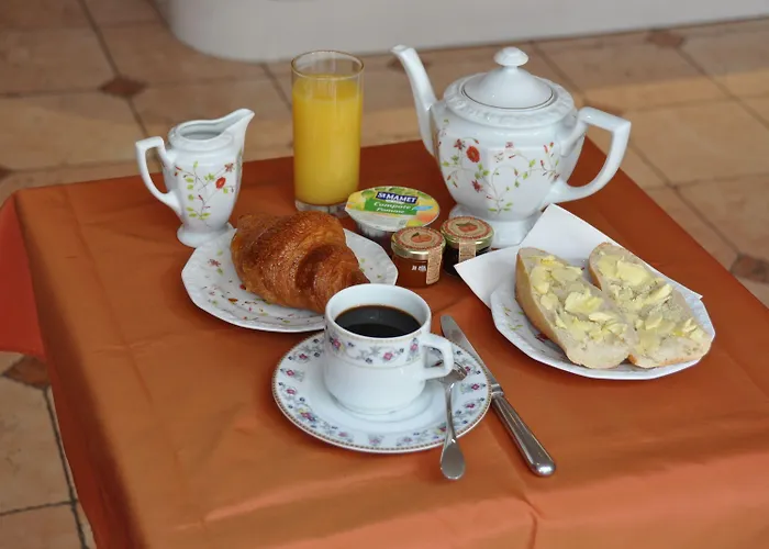 Hotel Courcelles Mederic