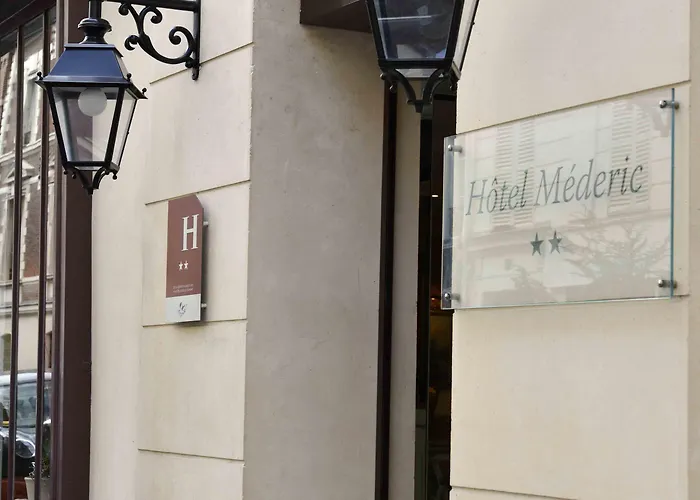 Courcelles Mederic Hotel