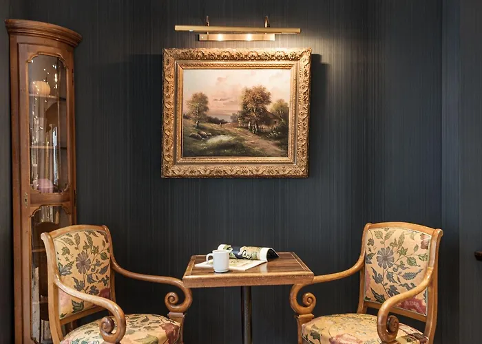 Courcelles Mederic Hotel