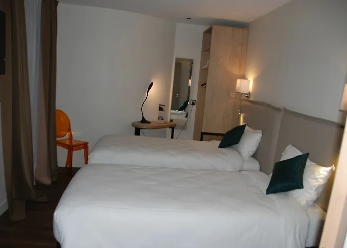 Hotel Courcelles Médéric 3*