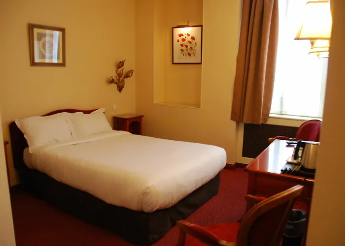 Courcelles Mederic Hotel 3*