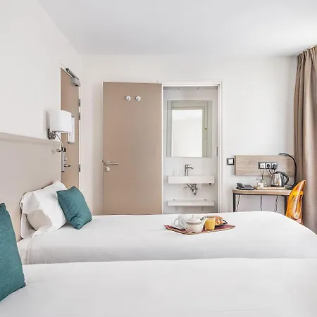 Courcelles Mederic 3* Paříž