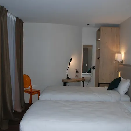 Courcelles Mederic 酒店