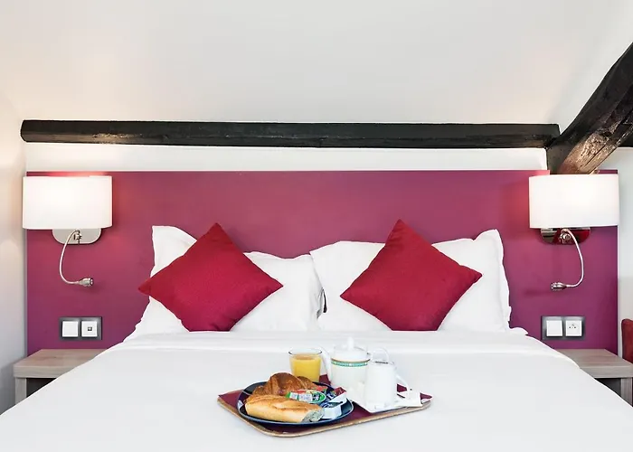 Courcelles Mederic 3* パリ